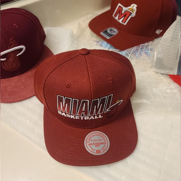 Red Miami Heat Snapback - Picture 2 of 6